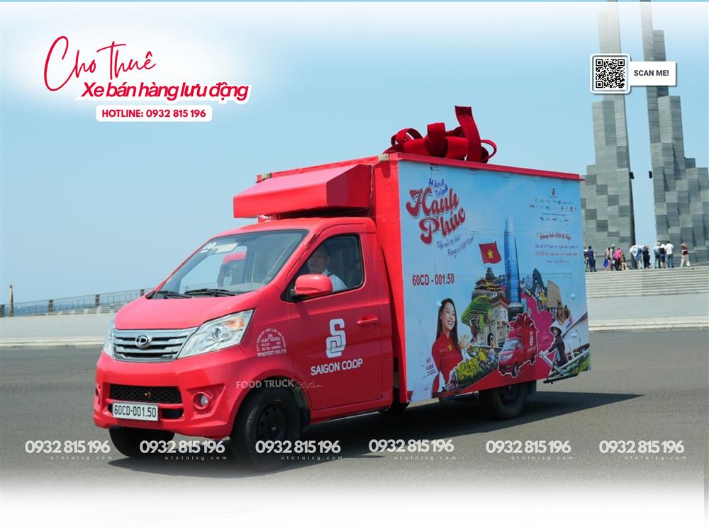Xe lưu động chở hàng và phát quà tri ân khách hàng